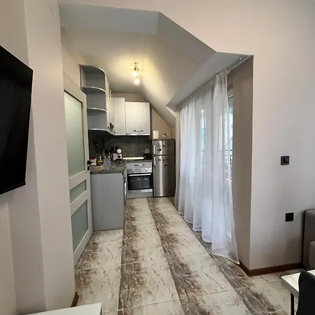 Апартамент Grand Ohrid - Center Near To Sea And Sea Garden Бургас