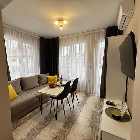 Grand Ohrid - Center Near To Sea And Sea Garden * בורגאס